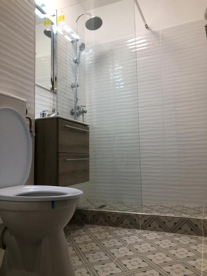 Le Garçon de Sara-Simple,Cosy,Spatious Studio Bucarest Extérieur photo